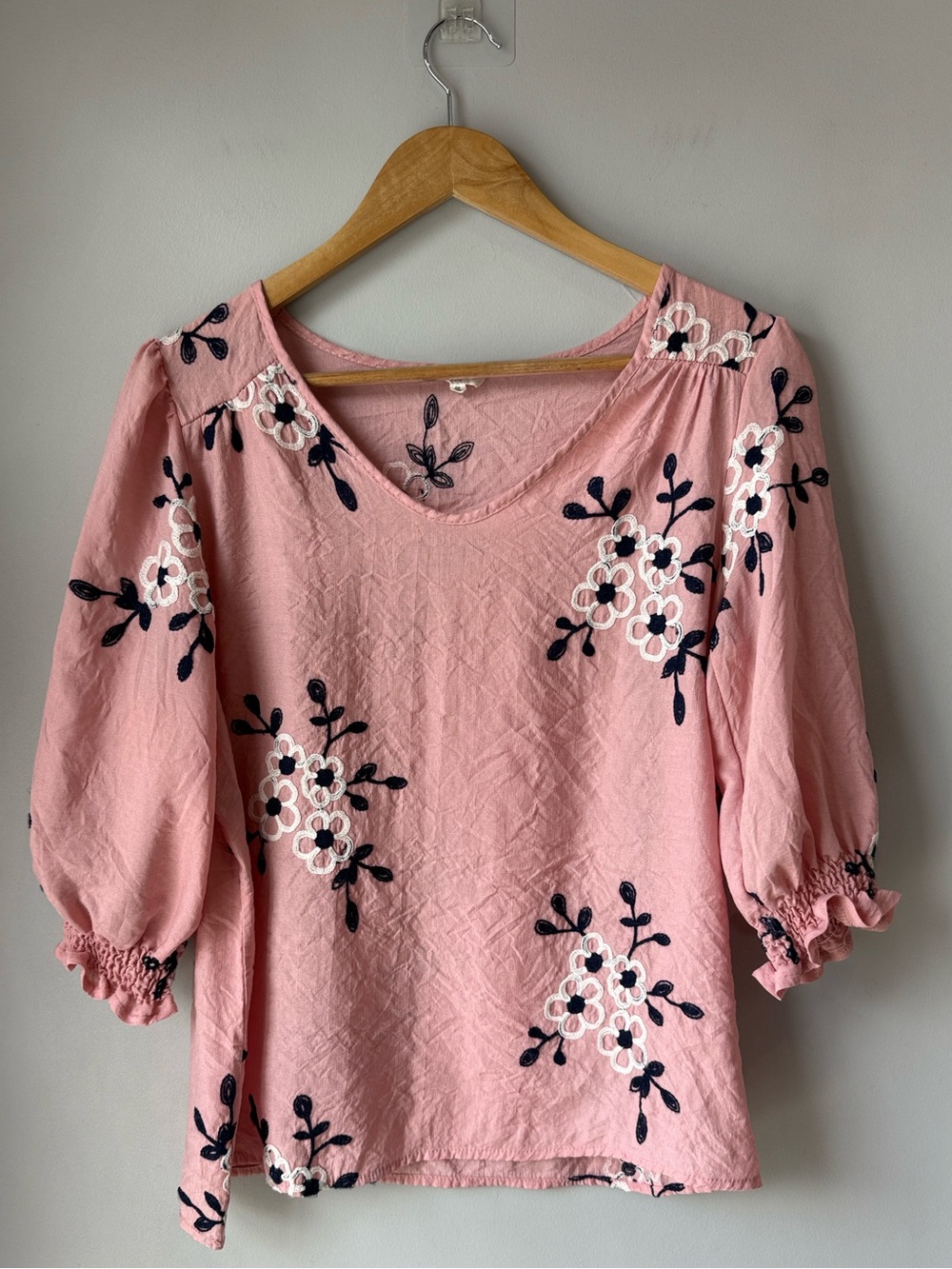 Kindred Anthropologie Pink Boho Cottagecore Blouse Embroidered